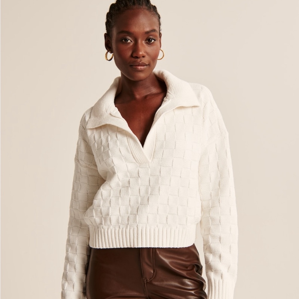 Checkerboard Stitch Notch-neck Sweater